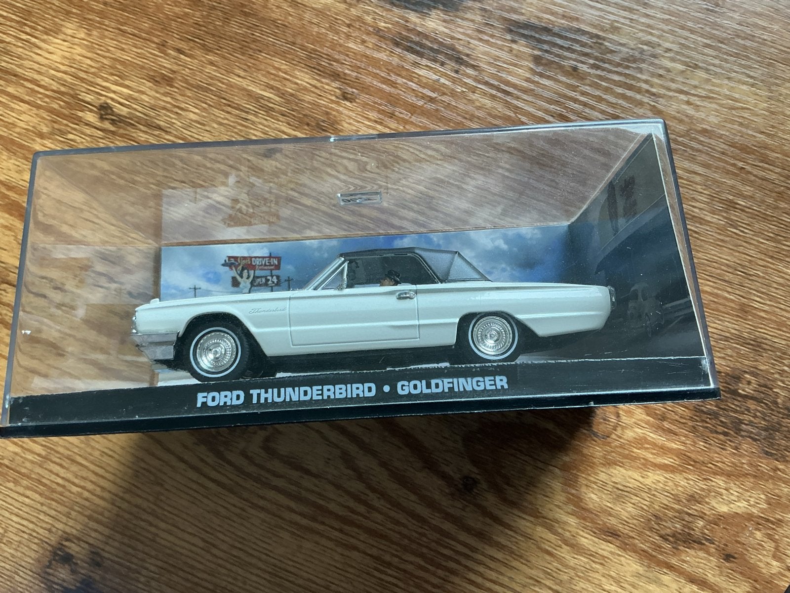 James Bond Ford Thunderbird Goldfinger modelauto, Ophalen of Verzenden, Zo goed als nieuw, Auto, Overige merken