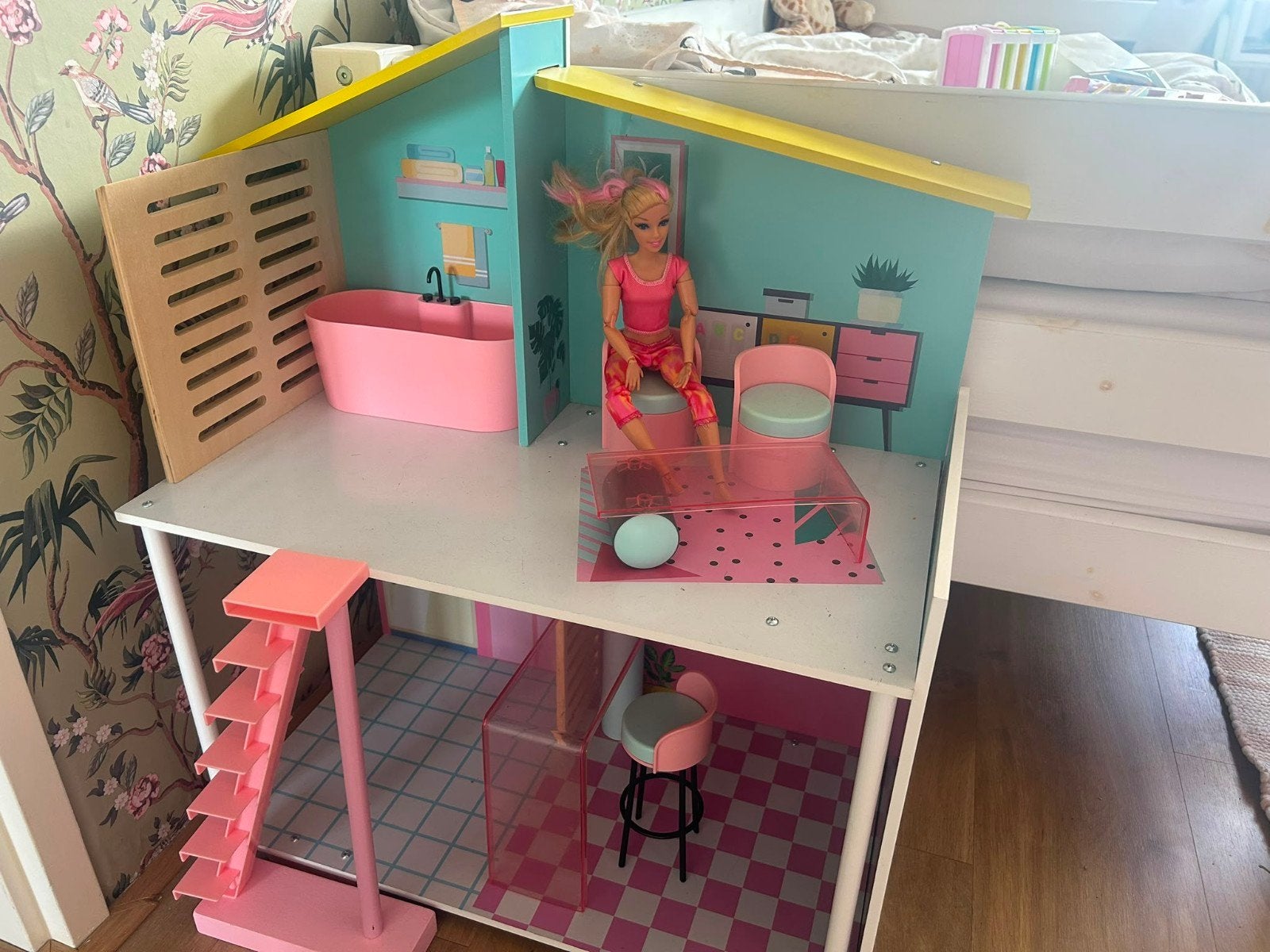 Groot Barbie Poppenhuis met Meubels en Pop, Ophalen, Gebruikt, Poppenhuis