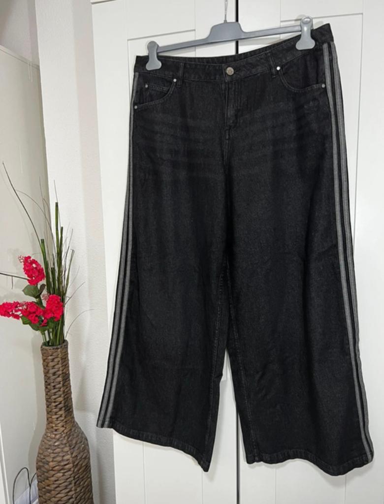 Adidas spijkerbroek - nieuw! 34/32 (46), Kleding | Dames, Spijkerbroeken en Jeans, Ophalen of Verzenden, Nieuw, Zwart, Overige jeansmaten
