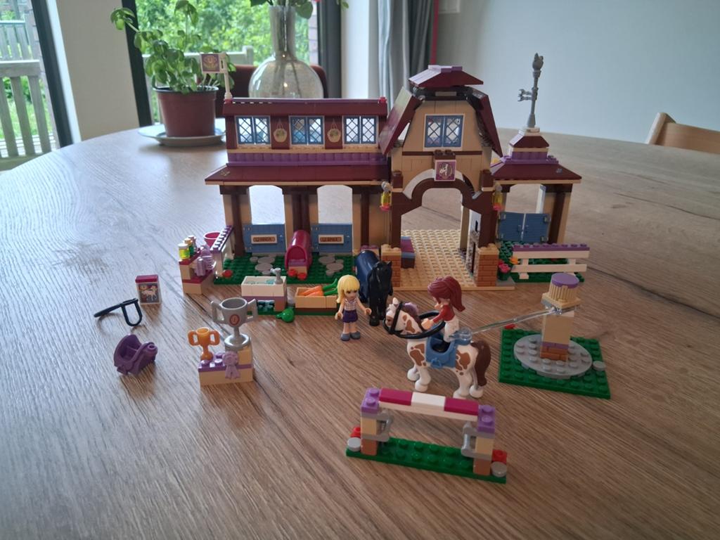 Lego friends manege legoset 41126, Gebruikt, Lego, Friends, Ophalen of Verzenden