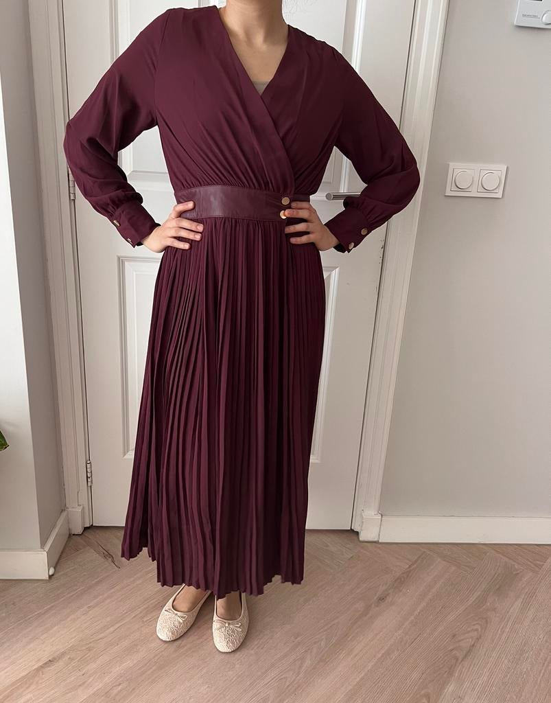Burgundy Zara jurk. Nieuw met kaartje, Ophalen of Verzenden, Zo goed als nieuw, Overige typen