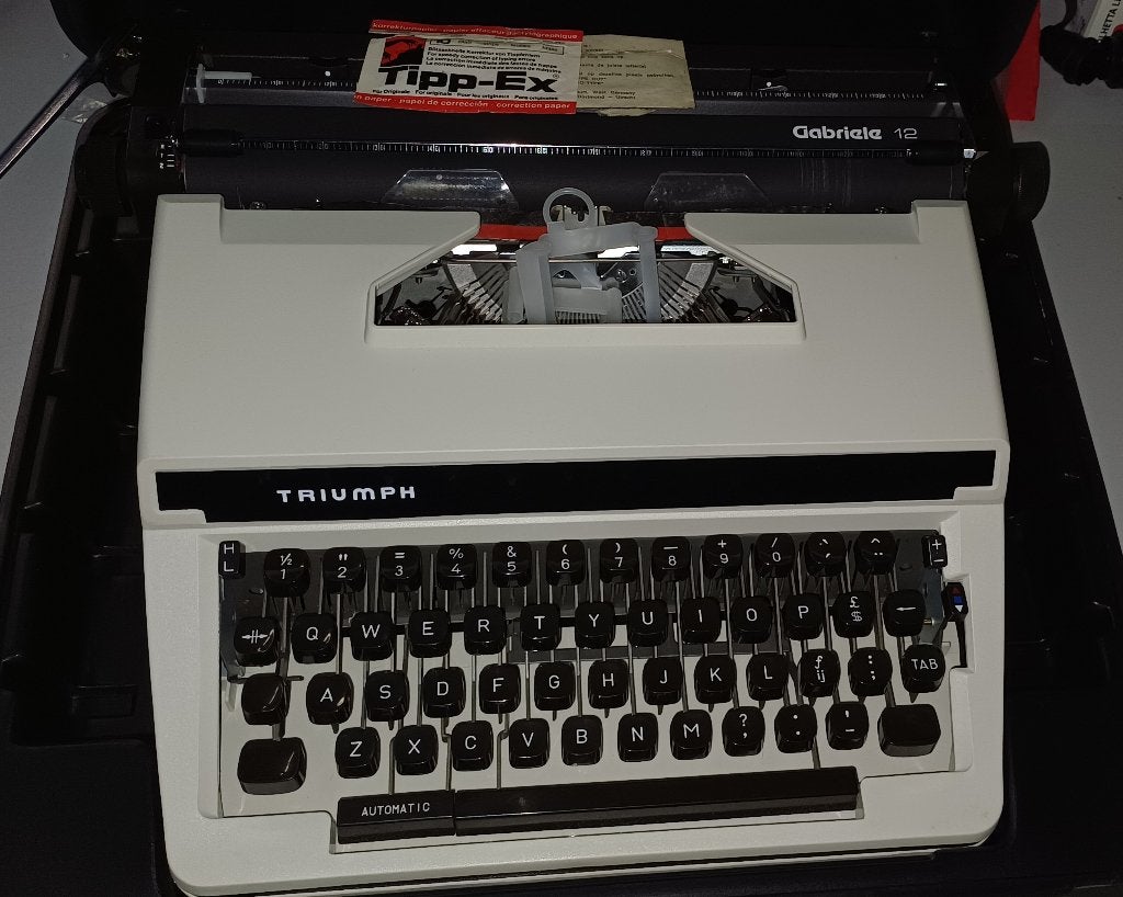 Triumph Gabriele 12 typemachine, Ophalen, Gebruikt