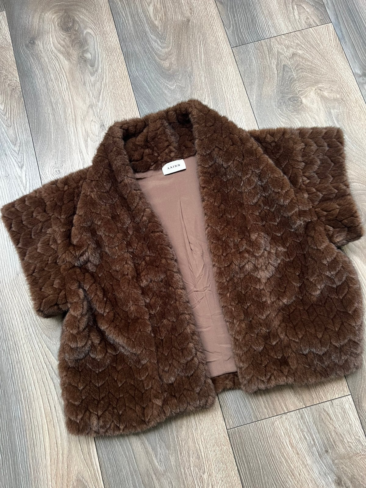 Mooi gilet van Aaiko, Kleding | Dames, Bodywarmers, Ophalen of Verzenden, Zo goed als nieuw, Maat 38/40 (M), Bruin