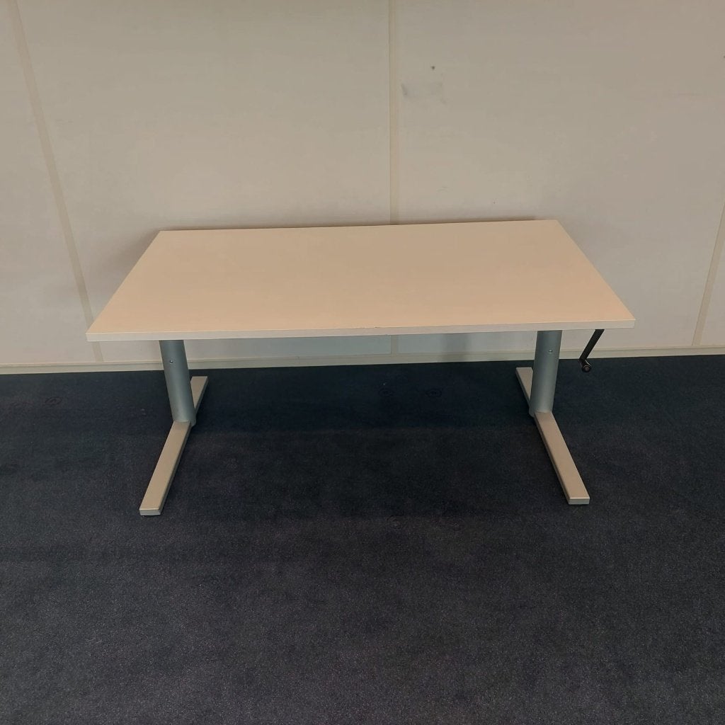 Foto 3 van Gispen TM bureau met slinger en kabelgoot 140x80 cm, 88st