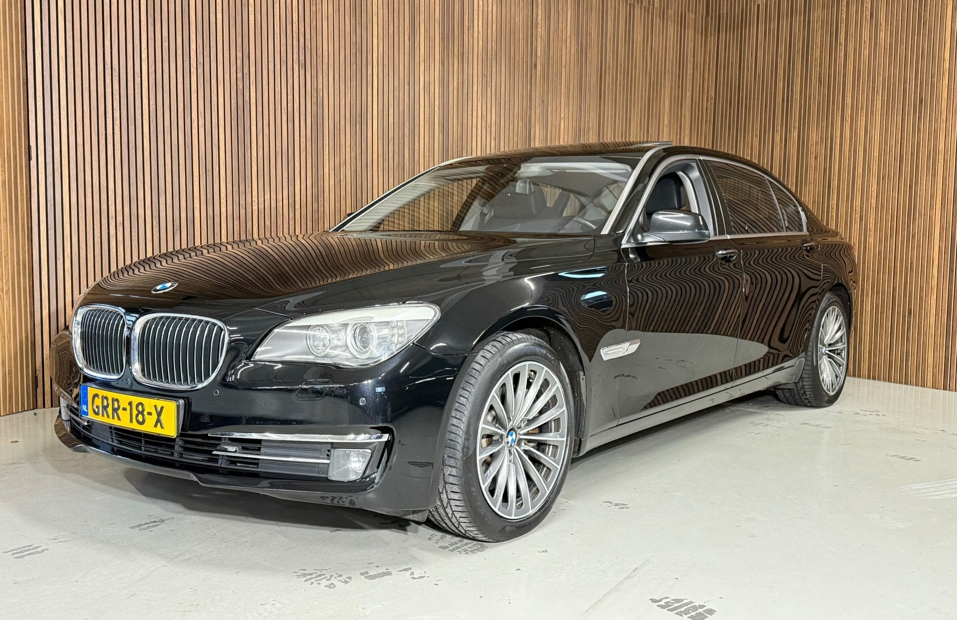 BMW 7-serie 750Li - Youngtimer - BTW - Carplay, Automaat, Achterwielaandrijving, Gebruikt, Met garantie (alle)