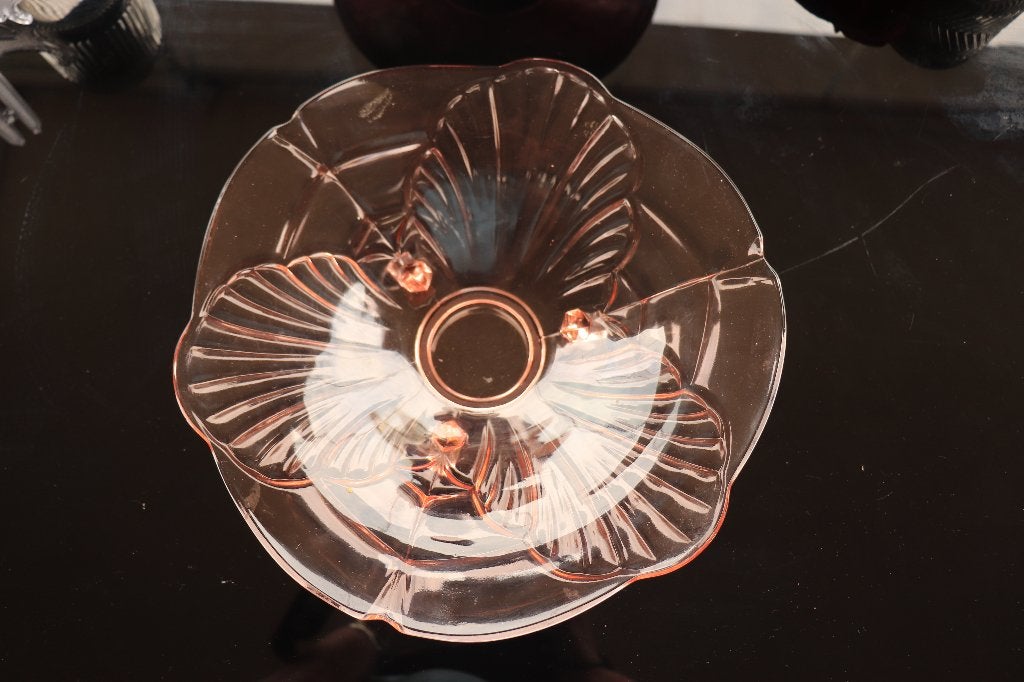 Roze persglas schaal met bladmotief, Ophalen of Verzenden
