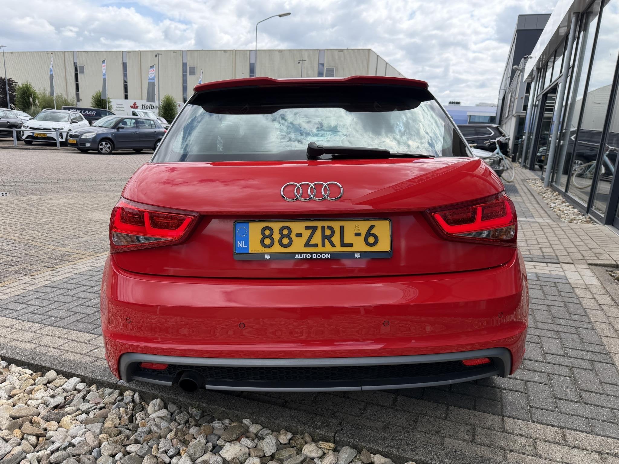 Audi A1 1.2TFSi 86PK 2X S-LINE NAVI/CLIMA/PDC/S&S/ S-LINE KU, Voorwielaandrijving, Euro 5, 86 pk, Zwart
