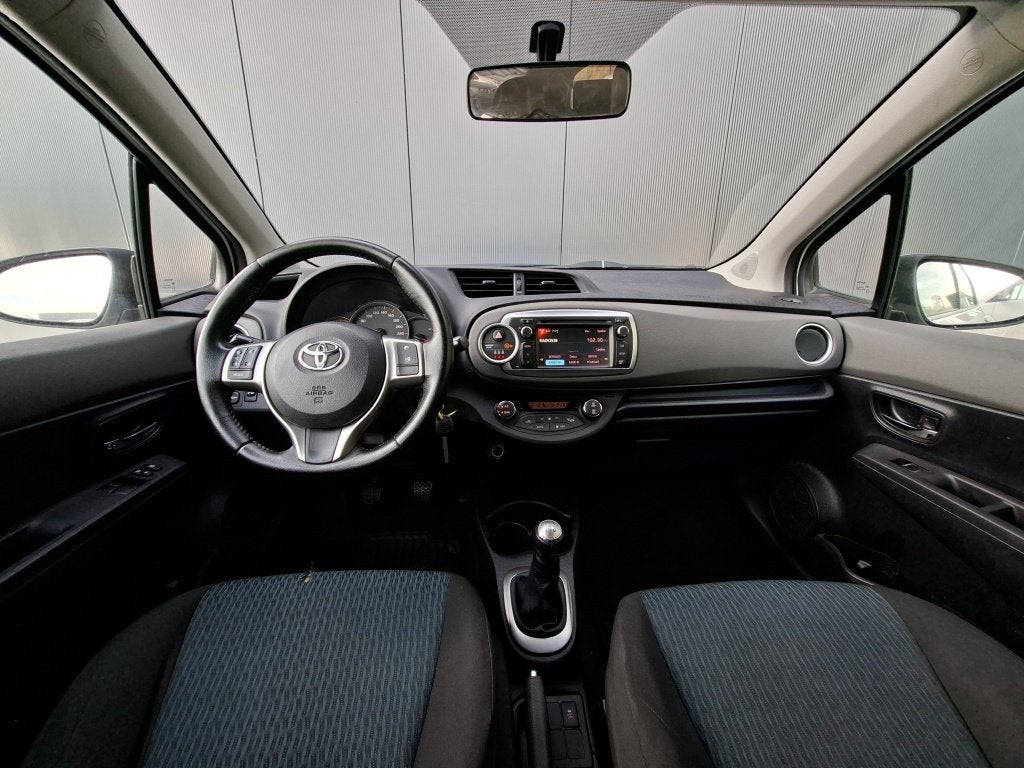 Toyota Yaris 1.0 VVT-i Aspiration | Bluetooth | Trekhaak | 5, Auto's, 21 km/l, Euro 5, 750 kg, Wit
