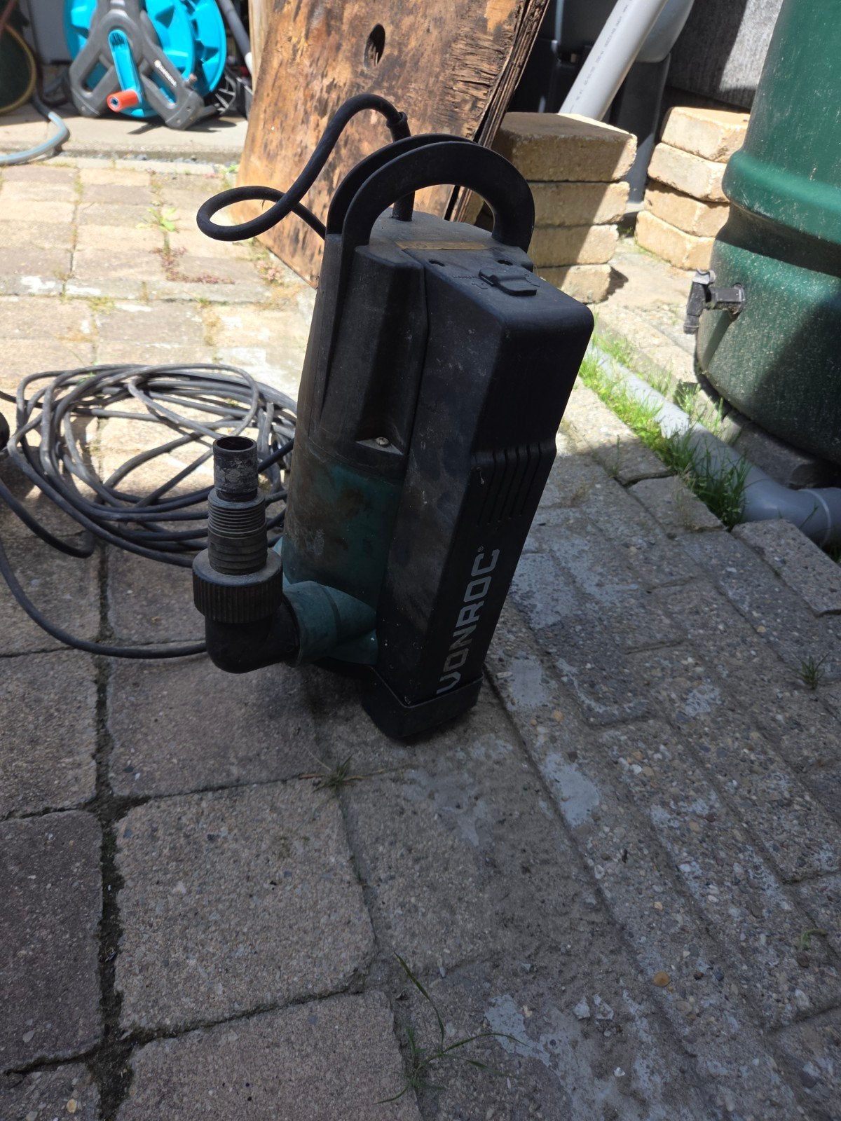 VONROC Dompelpomp Vuilwaterpomp 750W, Ophalen