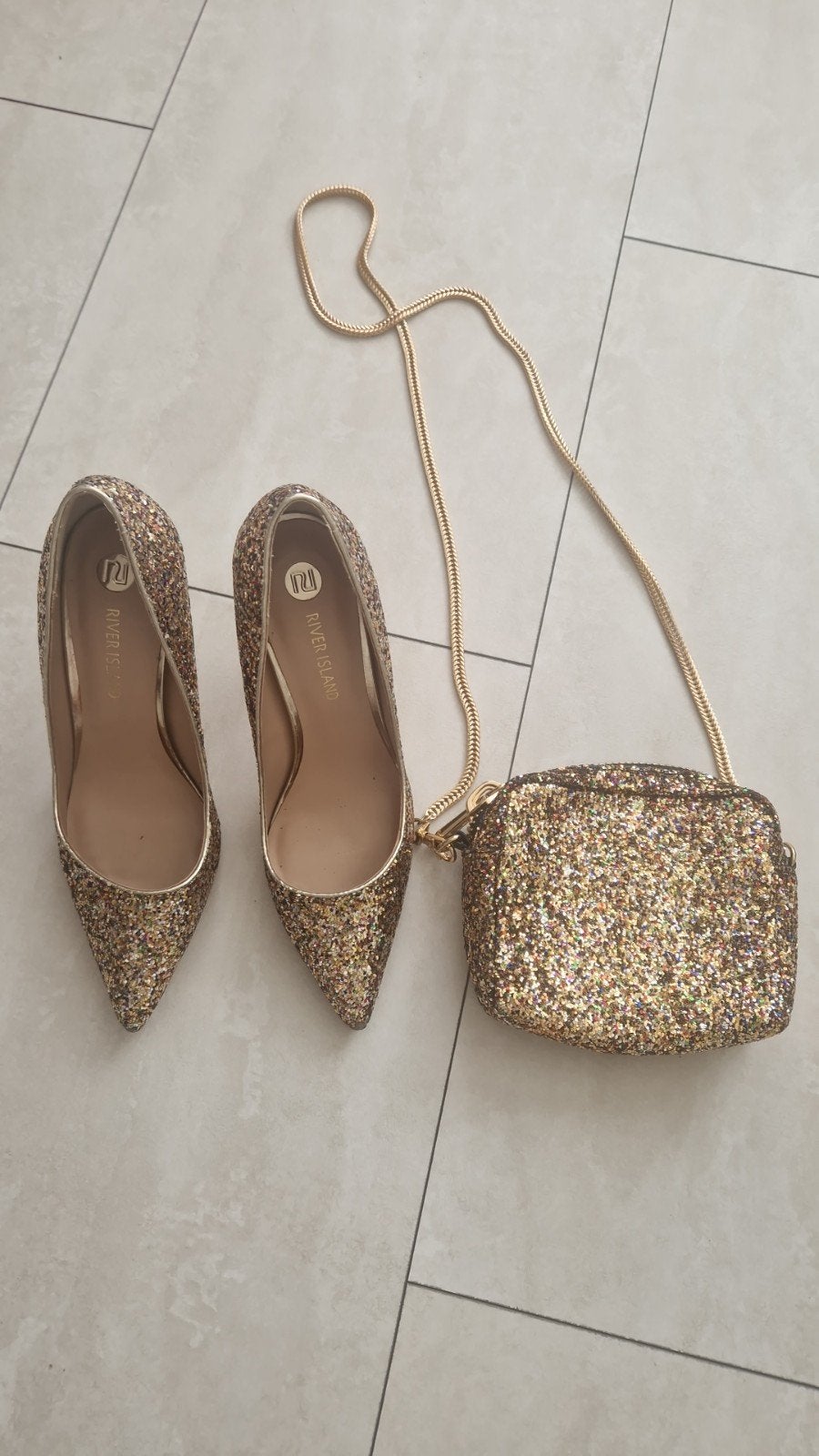 Gouden glitter pumps en tasje - Maat 39, Ophalen of Verzenden, Zo goed als nieuw, Overige kleuren, Pumps