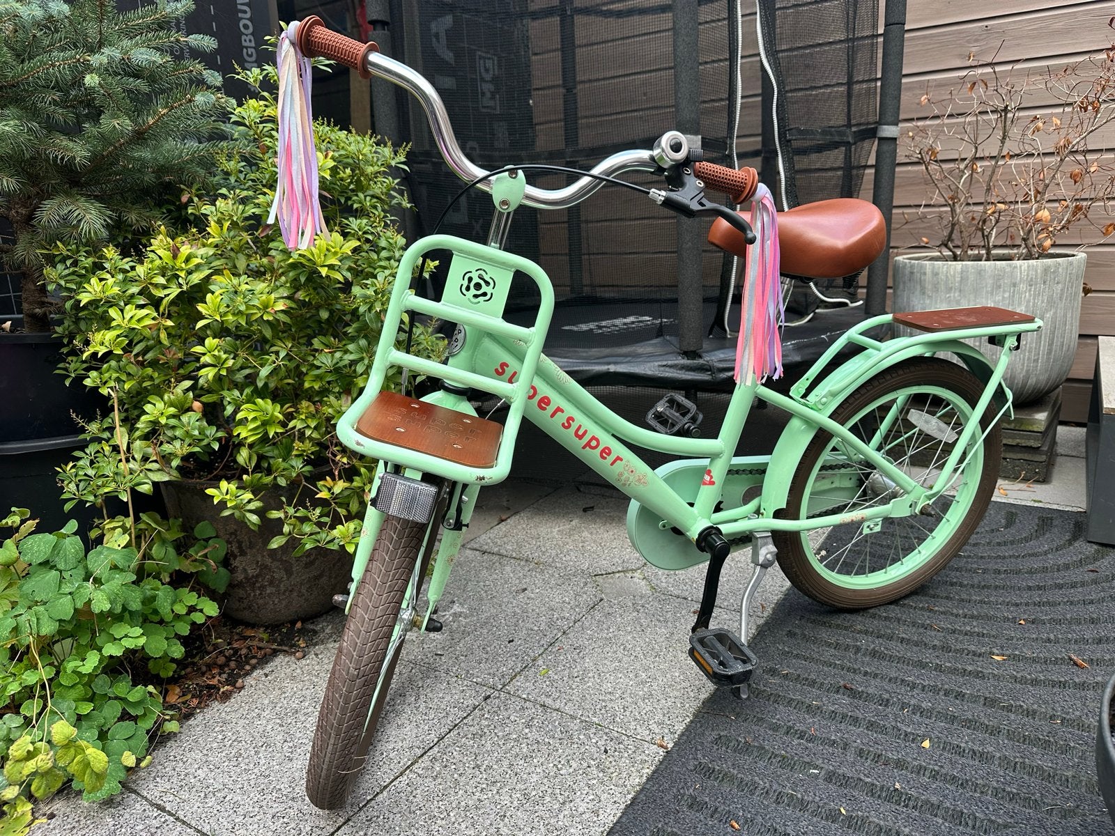 SuperSuper Cooper Kinderfiets 18 inch - Zo goed als nieuw, Ophalen, Terugtraprem, Zijwieltjes, 16 tot 20 inch