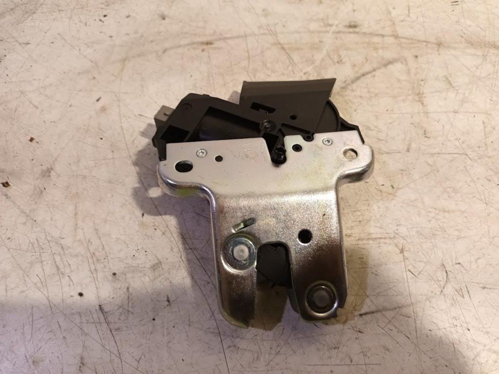 Slot mechaniek kofferdeksel achterklep elektrisch Volkswagen, Auto-onderdelen, Onderdelen@venauto.nl, Van der Ven Autorecycling B.V.