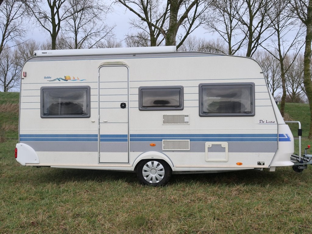 Hobby De Luxe 450 UF / Thule cassetteluifel, Rondzit, Hobby, Bedrijf, 750 - 1000 kg