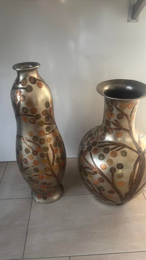 Grote vazen brons / goud, Ophalen