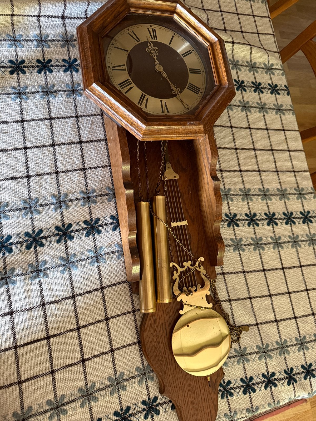 Vintage houten wandklok met slinger, Ophalen