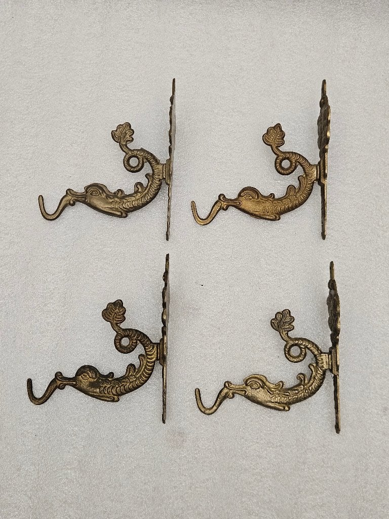 Apart setje Kapstok /muurhaak met mythologische zeedraak, Wandkapstok, Gebruikt, Ophalen of Verzenden, Minder dan 100 cm
