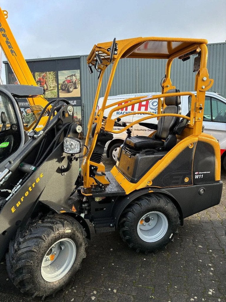 Eurotrac w 11 (bj 2025), Wiellader of Shovel