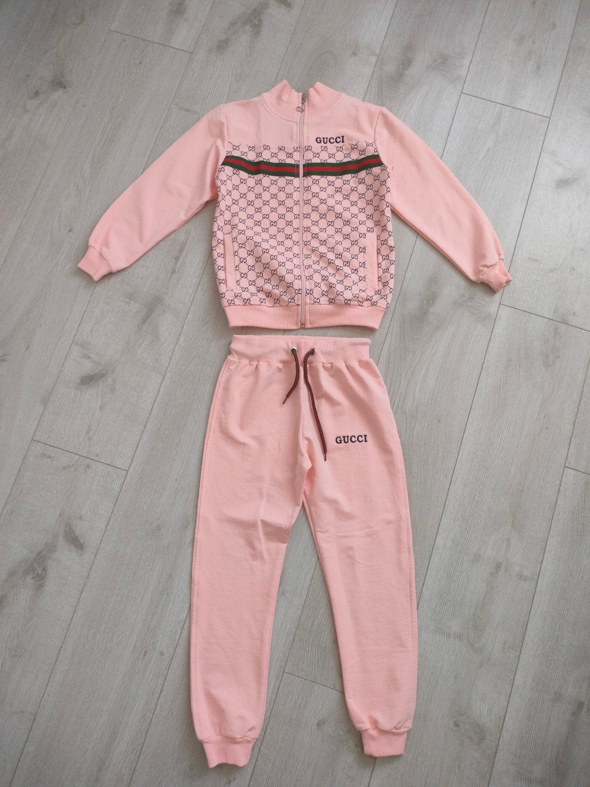 2 delige meisjes set, Ophalen of Verzenden, Zo goed als nieuw, Gucci, Meisje