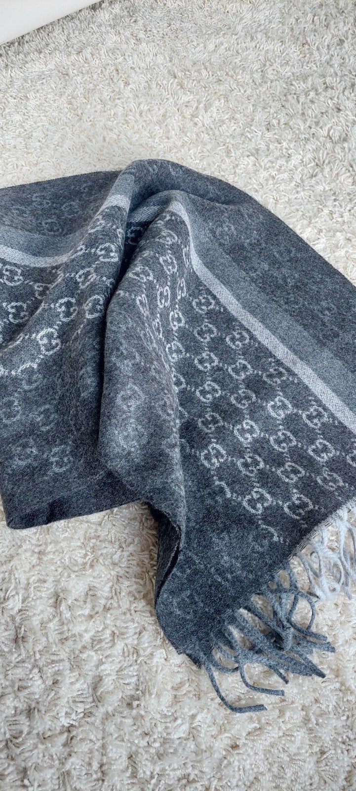 Gucci sjaal GG.  Heerlijk warm., Ophalen of Verzenden, Nieuw, Overige maten, Sjaal