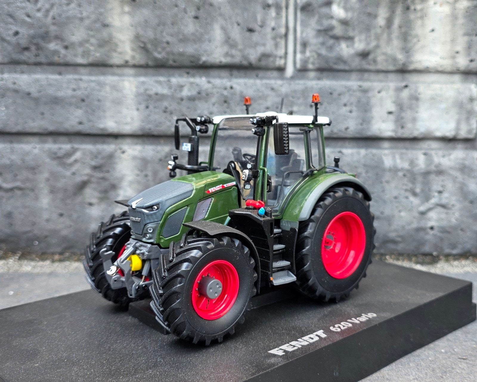 Verbouwde Fendt 620 Vario 1:32, Ophalen of Verzenden, Nieuw, Tractor of Landbouw, Universal Hobbies