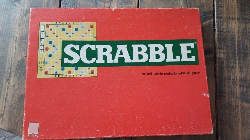 bordspel vintage rode doos Scrabble, Hobby en Vrije tijd, Een of twee spelers, Ophalen of Verzenden, Gebruikt