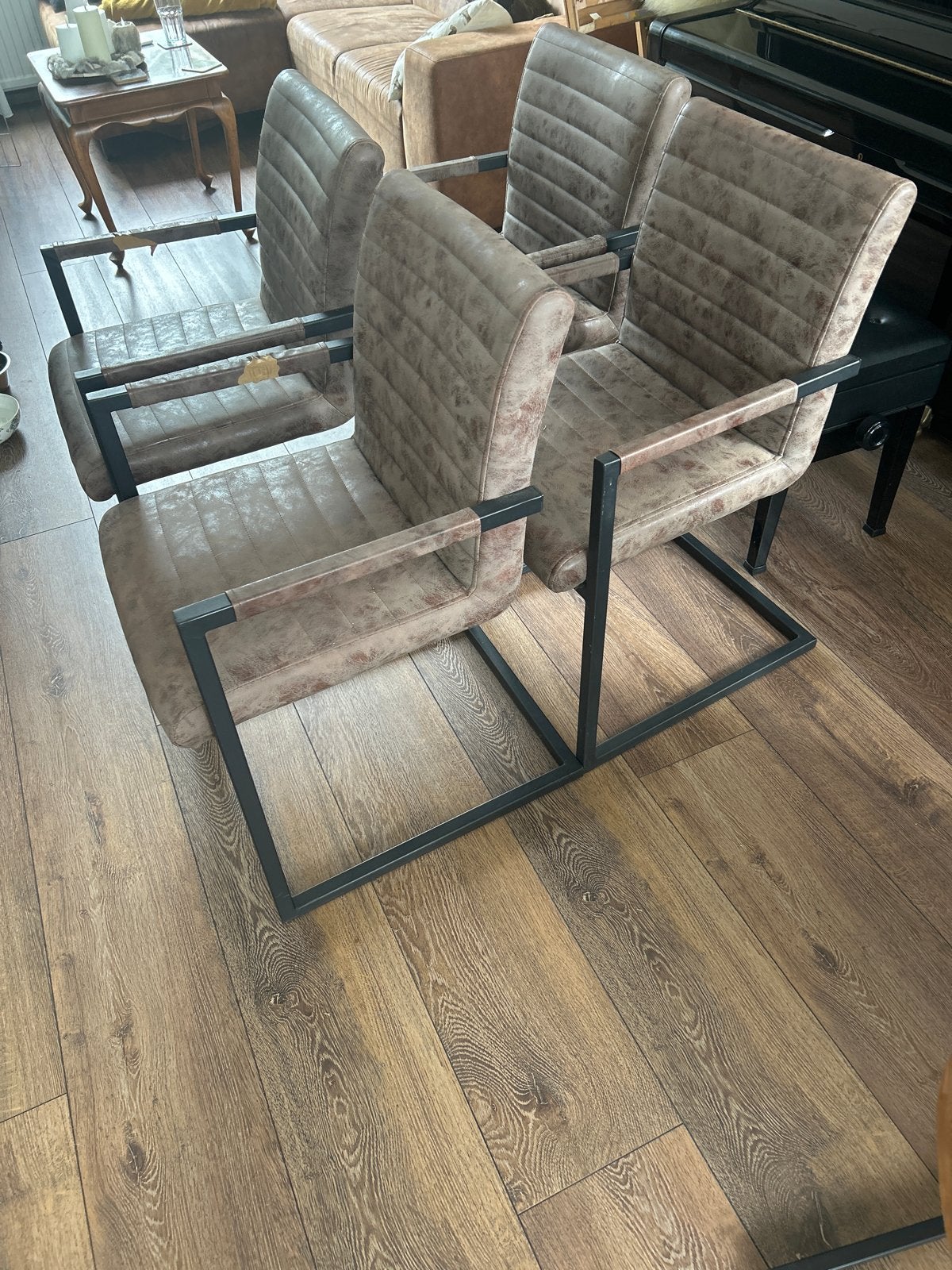 4 eetkamerstoelen met lichte beschadiging, Huis en Inrichting, Ophalen, Gebruikt, Overige kleuren, Vier