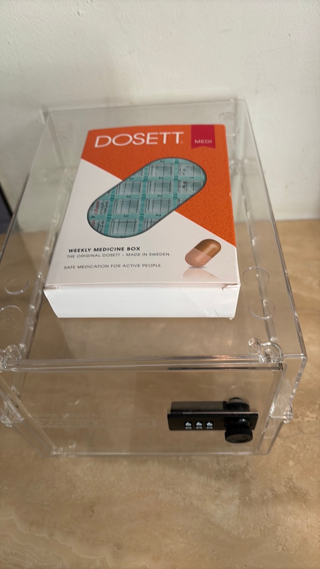 Medicijnen kluis met medicijnen box, Diversen, Verpleegmiddelen, Ophalen of Verzenden