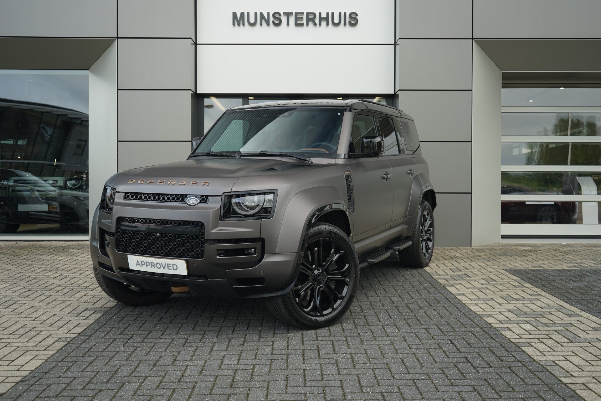 Land Rover Defender 110 4.4 P635 Octa | Koelvak | Elektrisch