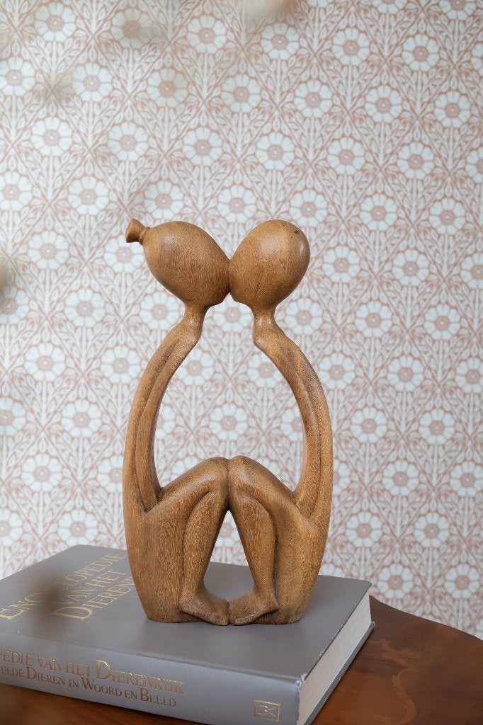 Houten beeld kussend stel vintage, Ophalen of Verzenden, 20 - 50 cm, Hout, Houtsnijwerk