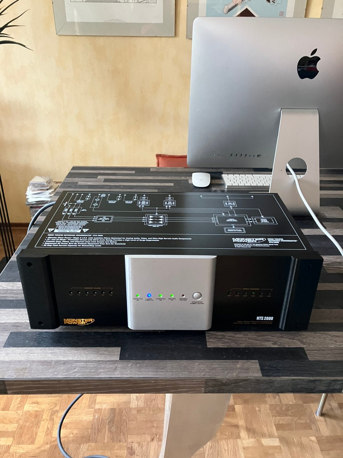 Monster Power HTS 2600 Reference Power Center., Ophalen, Zo goed als nieuw
