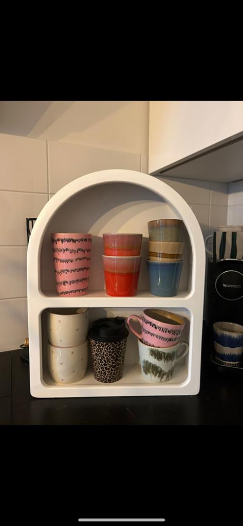Kastje voor koffiekopjes, Ophalen, Zo goed als nieuw