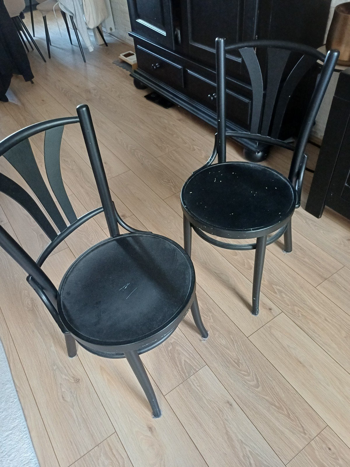 Twee zwarte houten stoeltjes - gratis ophalen, Ophalen, Gebruikt, Twee, Hout