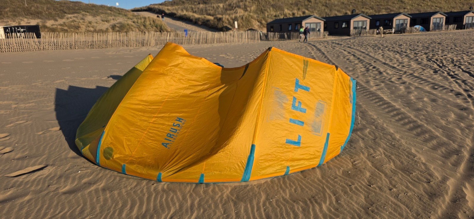 Airush Lift V3 2024 8m - Zo goed als nieuw, geen repairs, Watersport en Boten, Ophalen of Verzenden