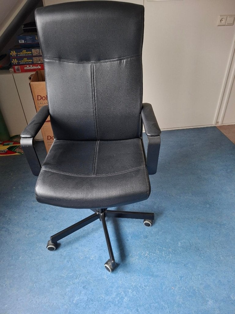 Bureaustoel Millbergit (IKEA), Ophalen, Zo goed als nieuw, Zwart, Bureaustoel