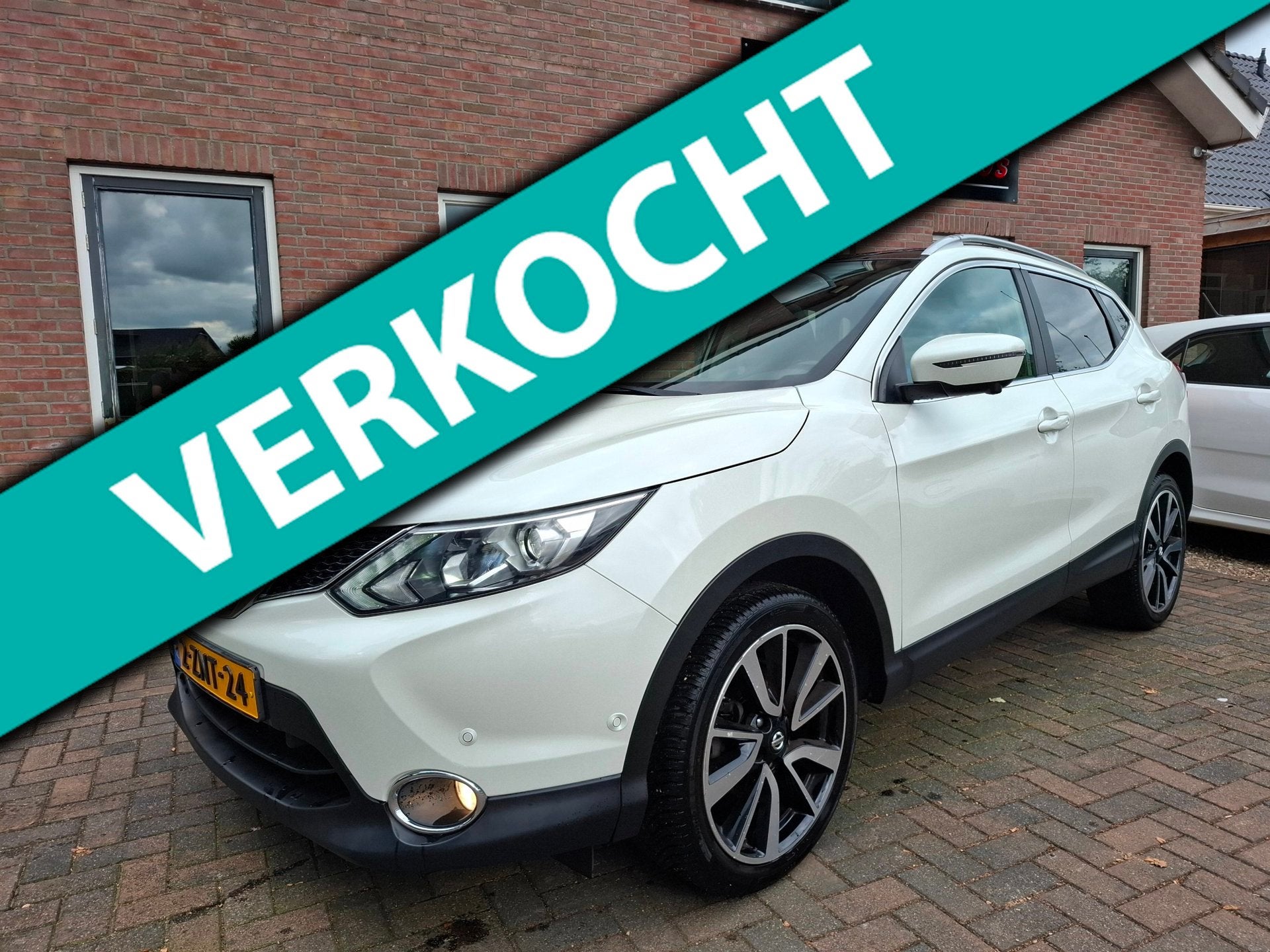 Foto 2 van Nissan Qashqai 1.2 Connect Edition. Leder, stoelverw, pano,