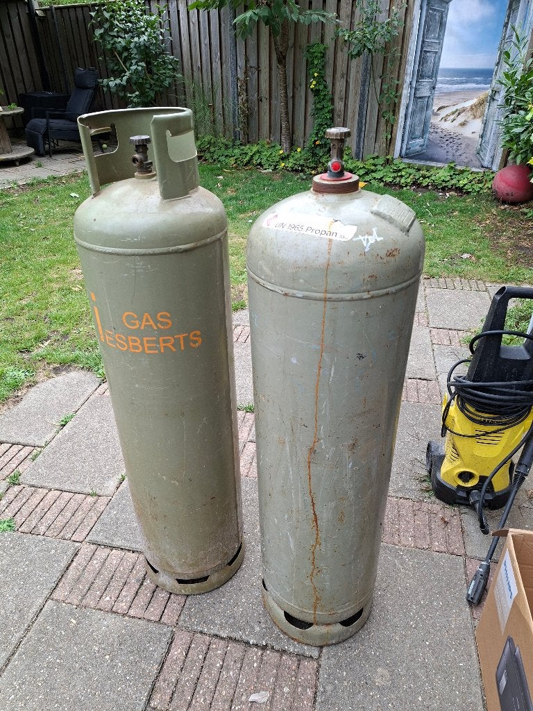 Gasfles (2 stuks) propaan 33kg, Caravans en Kamperen, Kampeeraccessoires, Ophalen, Gebruikt