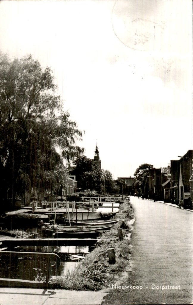 Nieuwkoop - Dorpstraat - Kanaal, Verzamelen, Ansichtkaarten | Nederland, Gelopen, Zuid-Holland, 1960 tot 1980, Ophalen of Verzenden