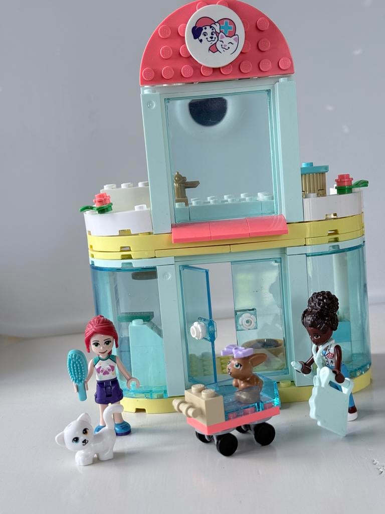 LEGO Friends 41695 Dierenkliniek dokter compleet, Lego, Friends, Ophalen of Verzenden, Zo goed als nieuw