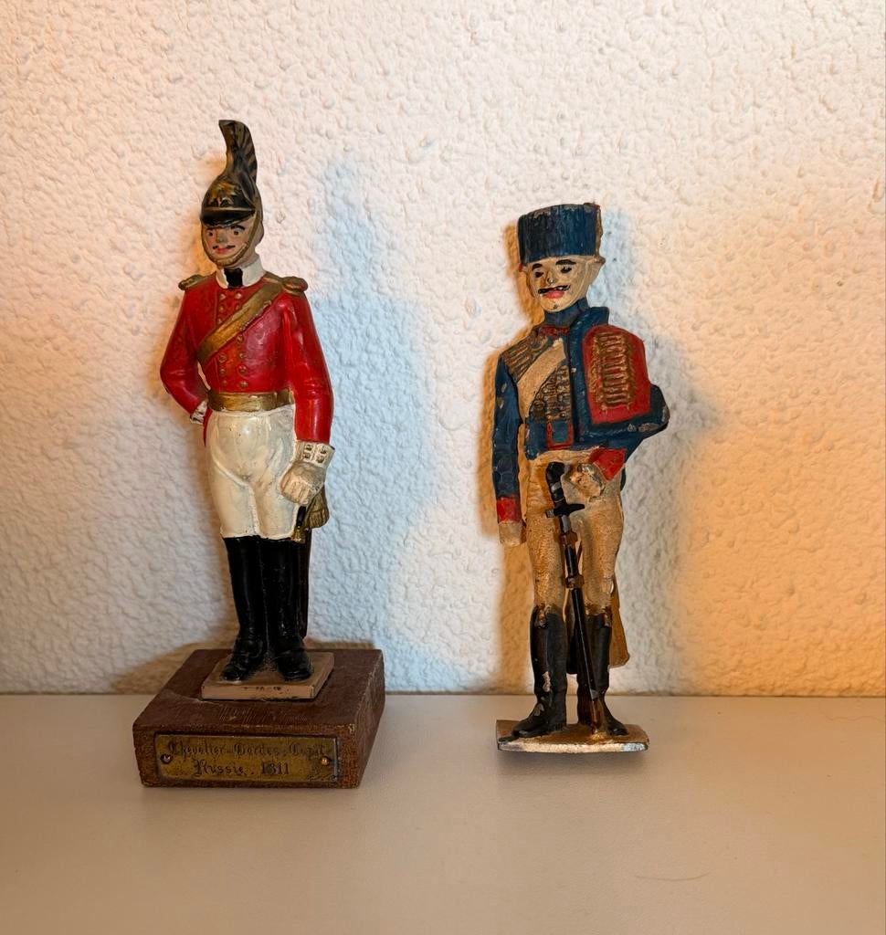 Twee antieke  tinnen soldaatjes, militair figuur, Antiek en Kunst, Antiek | Tin, Ophalen of Verzenden