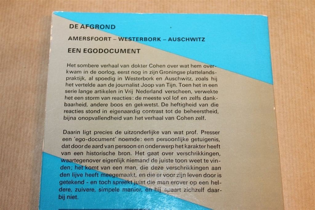 De Afgrond — Amersfoort, Westerbork, Auschwitz 1971, Boeken, Ophalen of Verzenden, Tweede Wereldoorlog, Gelezen, Overige onderwerpen