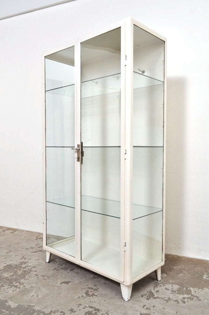 Vintage apothekerskast medicijnkast vitrinekast 2-deurs 1979, Gebruikt, Glas, 150 tot 200 cm, 25 tot 50 cm