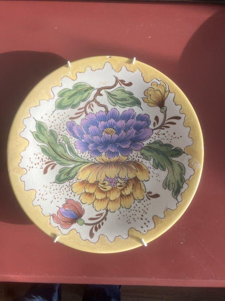 Mooi gekleurd bloemrijk wandbord van  Ons Ideaal., Antiek en Kunst, Antiek | Wandborden en Tegels, Ophalen of Verzenden