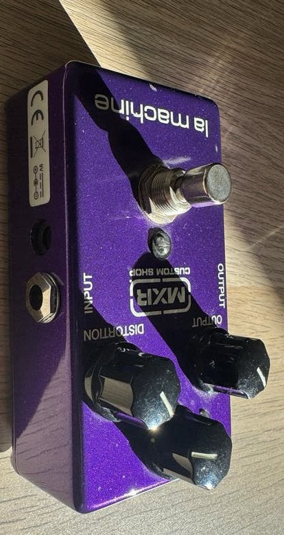 Foto 4 van MXR CSP203 La Machine Octave Fuzz (Custom Shop Gitaarpedaal)
