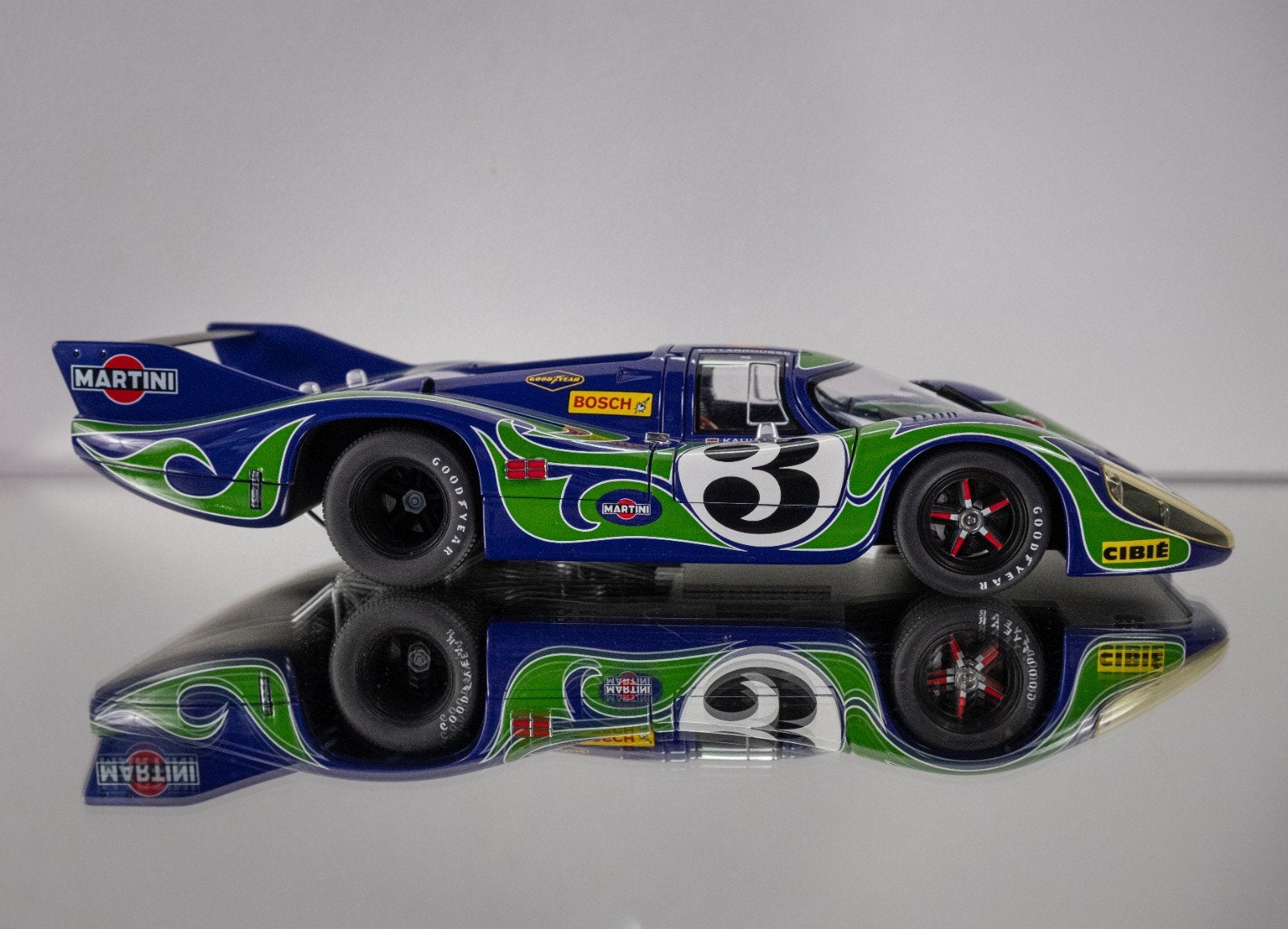 Autoart Porsche 917 LH 'Long Tail' Hippie, Le Mans 1970 1:18, Ophalen of Verzenden, Zo goed als nieuw, Auto, Autoart