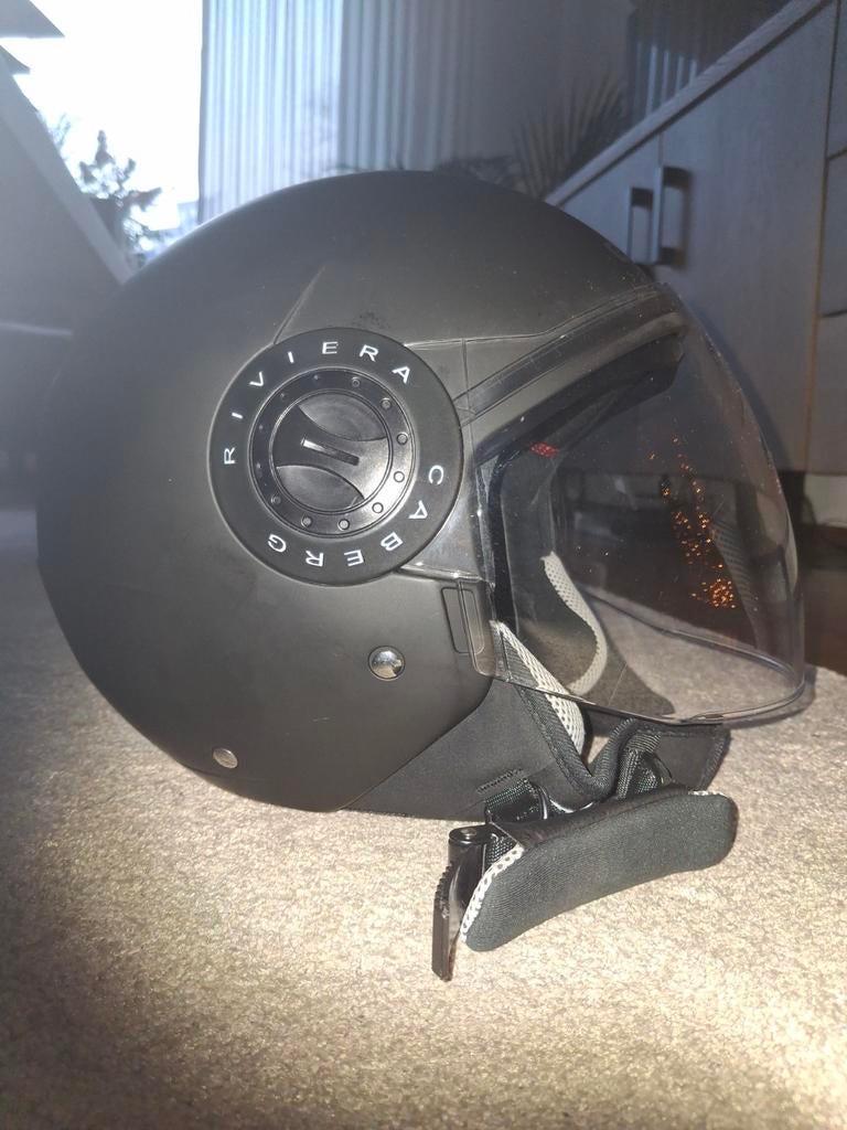 Brommer helm, Ophalen