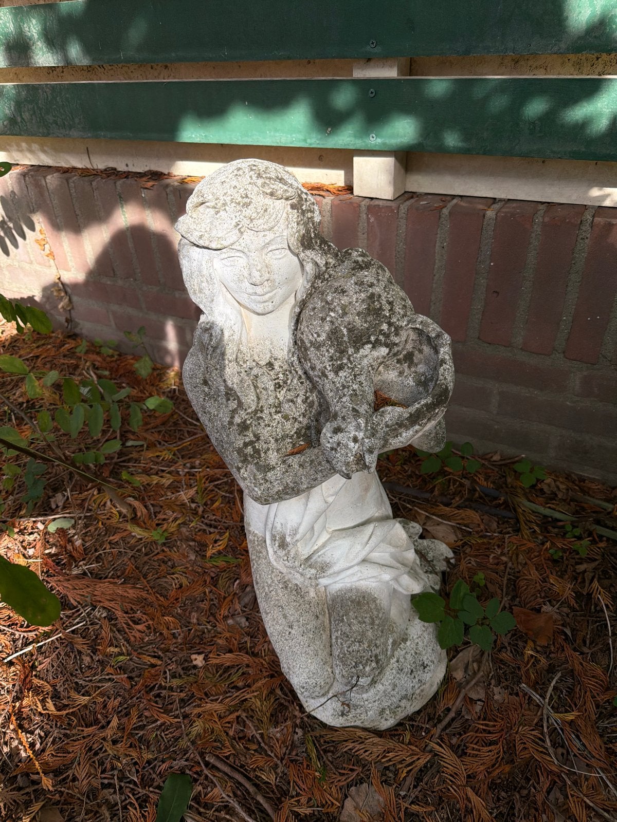Vintage Tuinbeeld Vrouw met Kruik - Beton, Ophalen of Verzenden, Gebruikt, Beton, Mensenbeeld