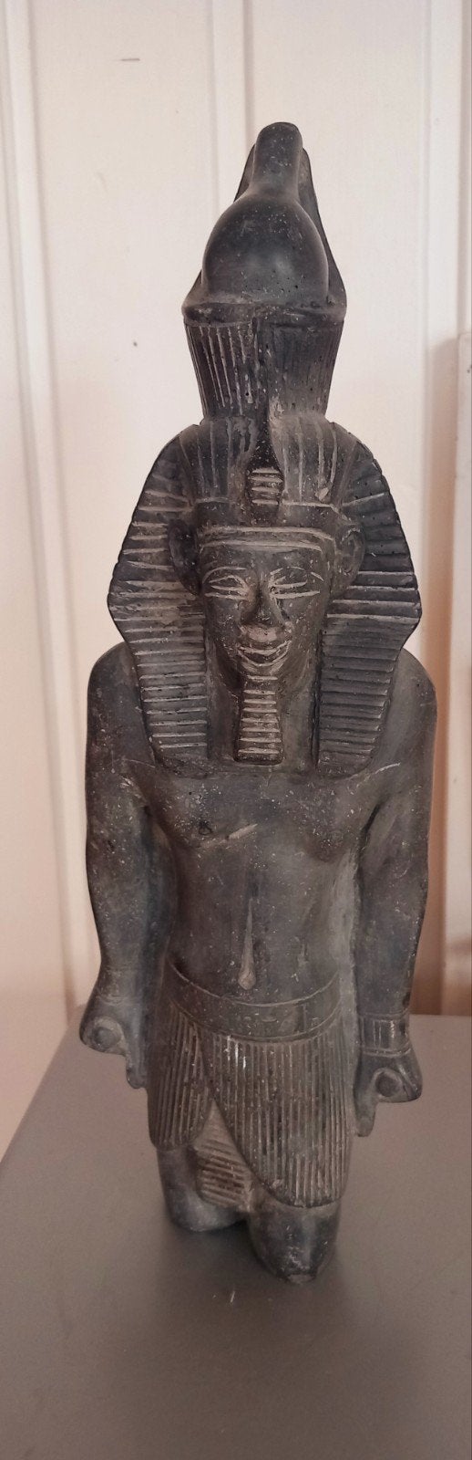 Egyptisch beeld van farao - Steen, Ophalen of Verzenden, Steen of Keramiek, Beeld, Klassiek