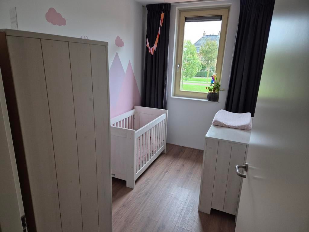 Bopita babykamer 3 delig (ledikant/commode/kledingkast), Kinderen en Baby's, Kinderkamer | Complete kinderkamers, Ophalen, Zo goed als nieuw