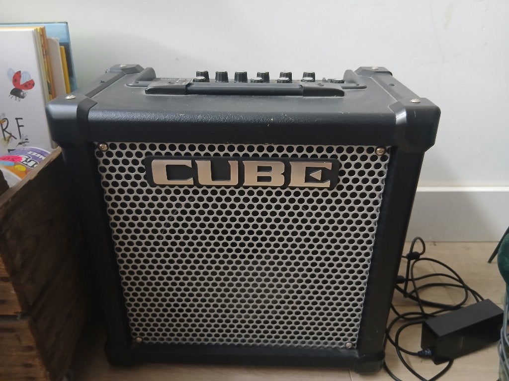 Gitaarversterker Roland Cube, Muziek en Instrumenten, Ophalen of Verzenden, Gebruikt, Gitaar, Minder dan 50 watt