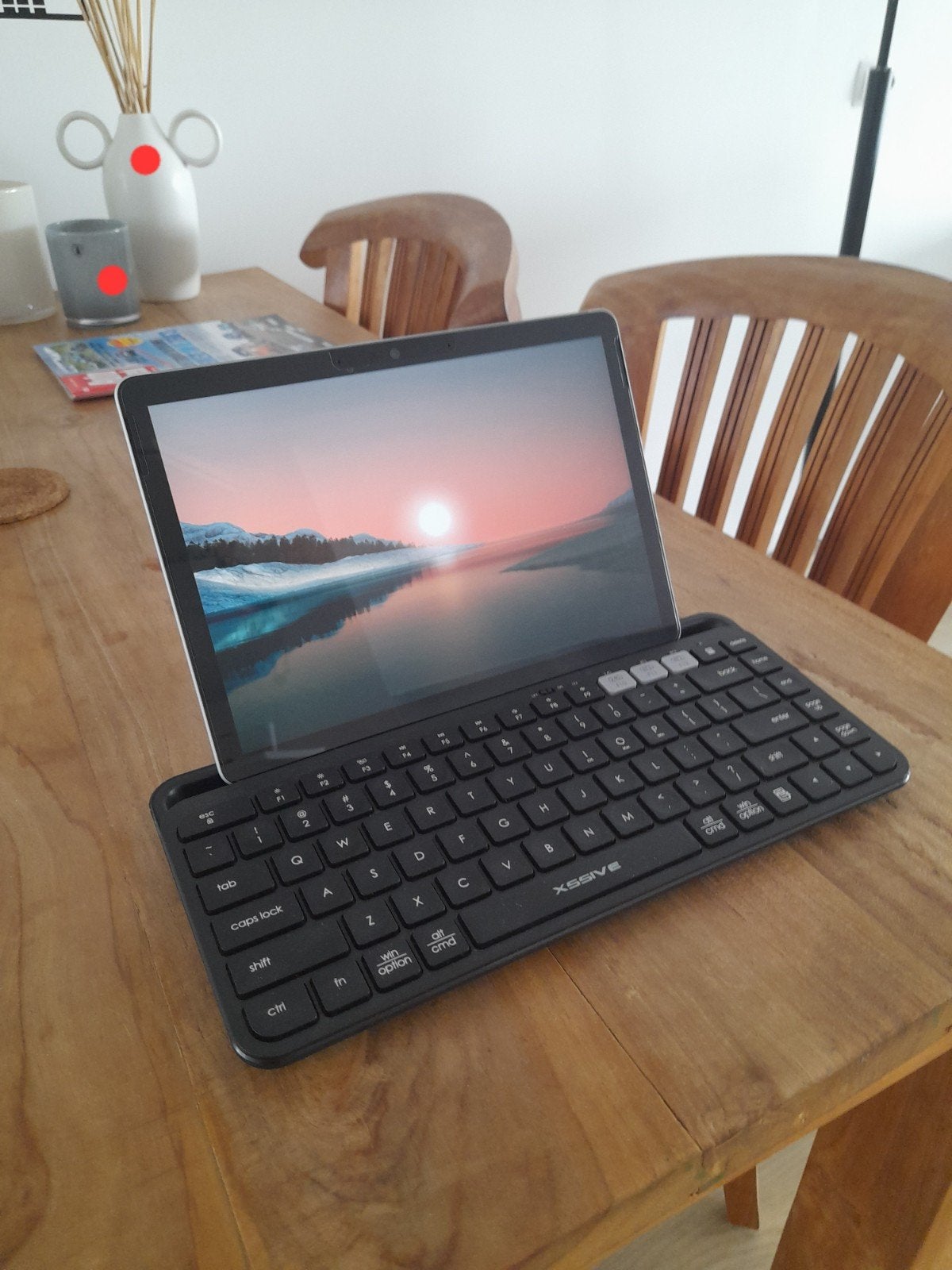 XSSIVE Bluetooth Draadloos Toetsenbord - Qwerty, Ophalen of Verzenden, Zo goed als nieuw, Draadloos, Qwerty
